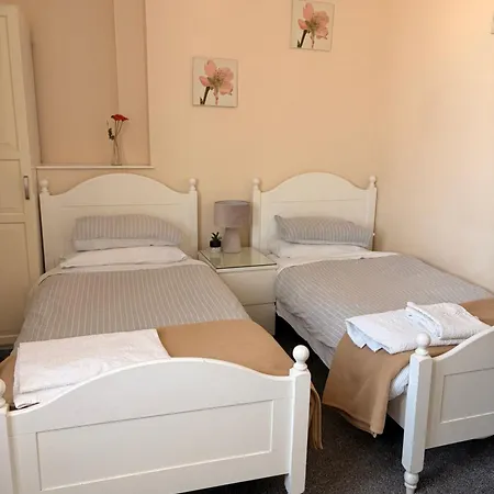 The Avenue Guesthouse-2